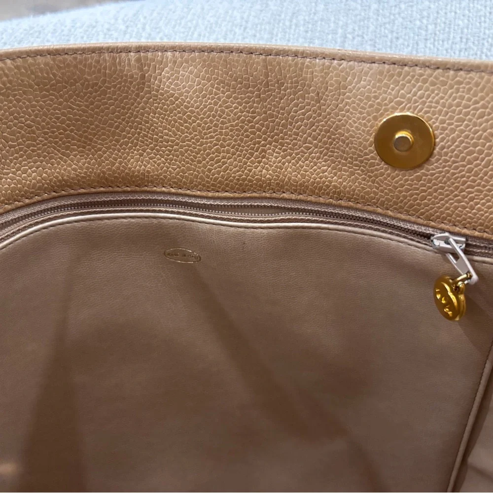 Authentic CHANEL brown caviar leather coco mark tote